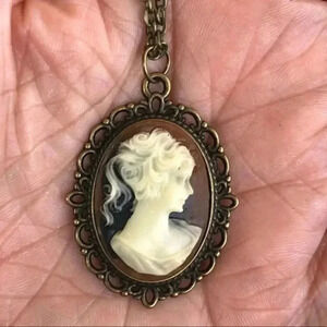 Cameo Lady Portrait 18” Antiqued Bronze Necklace NWT
